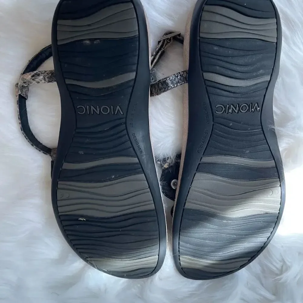 Vionic Gray& tan snake skin prints Tstrap thong sandals silver tone acce…